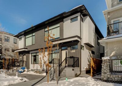 630 56 Ave SW